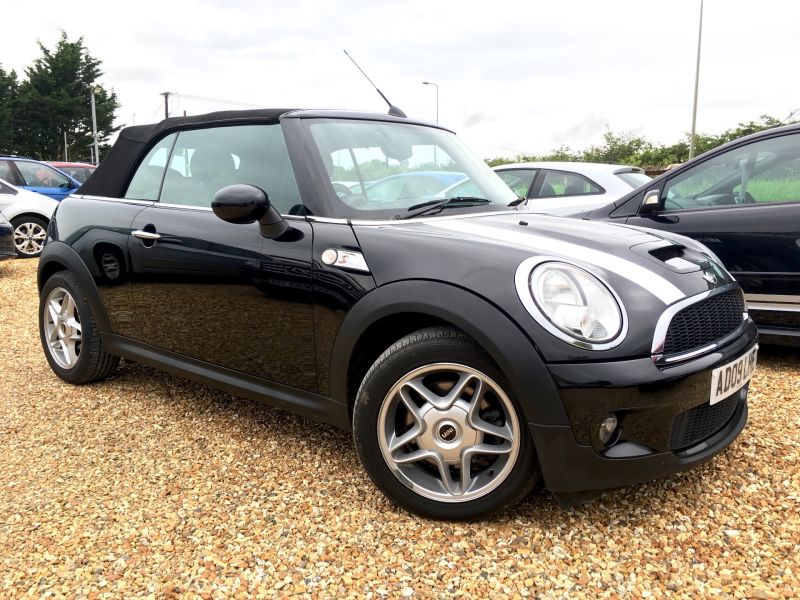 2009 MINI Convertible 1.6 Cooper S image 1