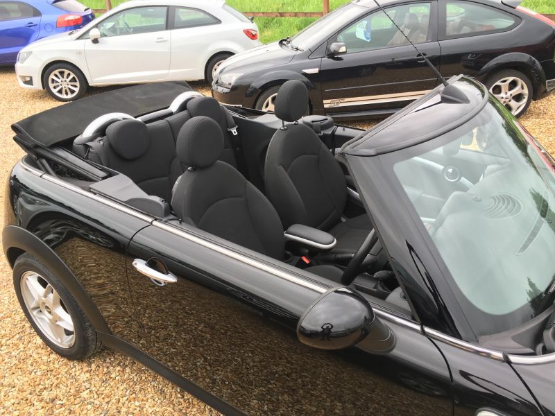 2009 MINI Convertible 1.6 Cooper S image 4