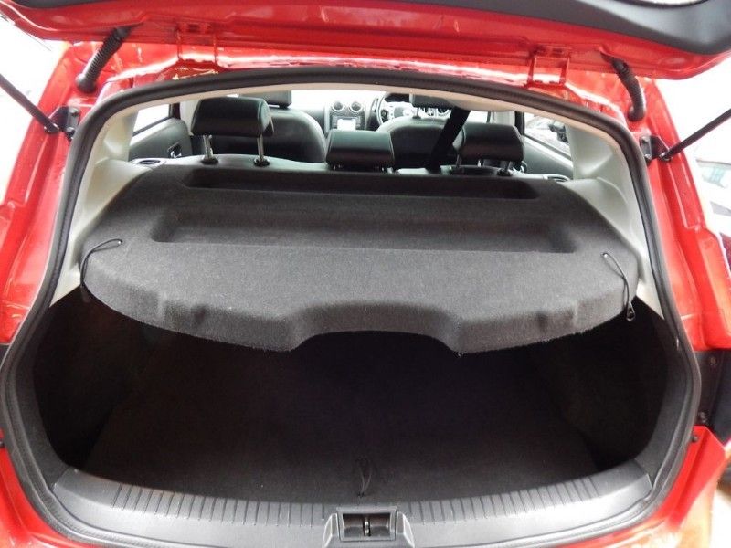 2013 Nissan Qashqai TEKNA IS DCIS/S image 9