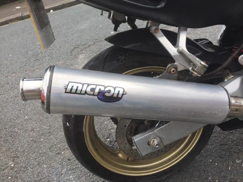 1998 Yamaha YZF 600 Thundercat 600cc image 2