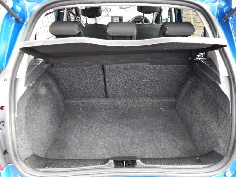 2010 Renault Clio Dynamique TOMTOM TCE image 8