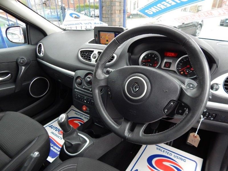 2010 Renault Clio Dynamique TOMTOM TCE image 9
