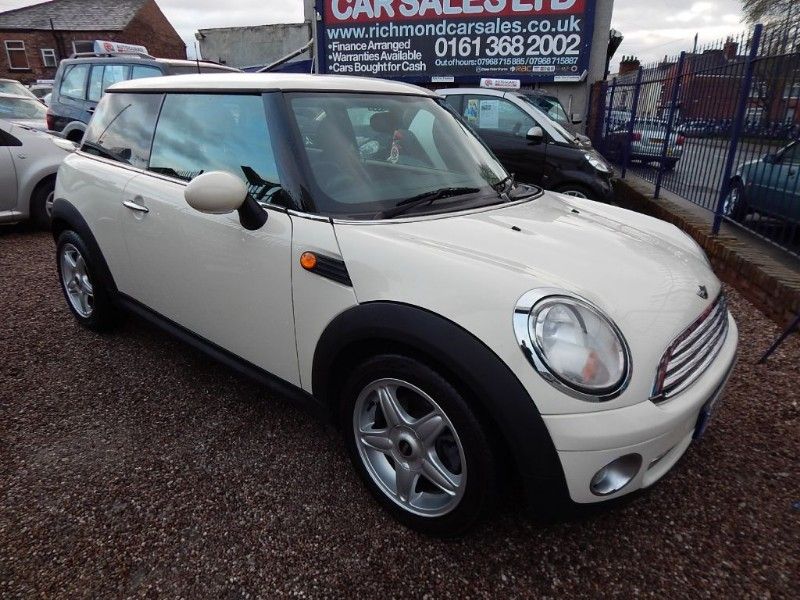 2007 MINI Hatch Cooper image 1