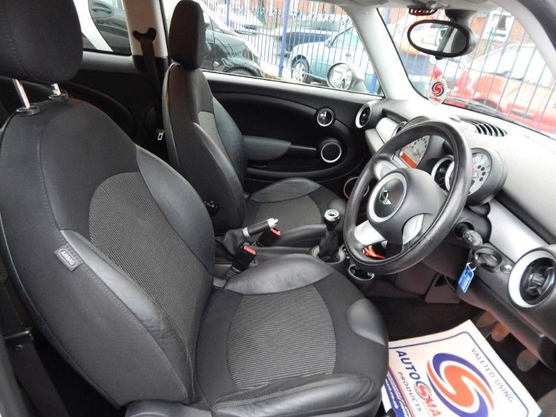 2007 MINI Hatch Cooper image 5