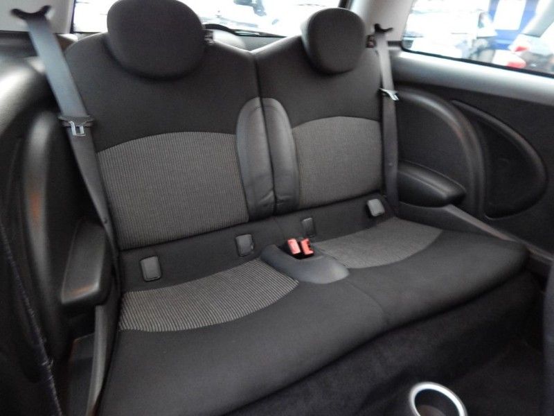 2007 MINI Hatch Cooper image 6