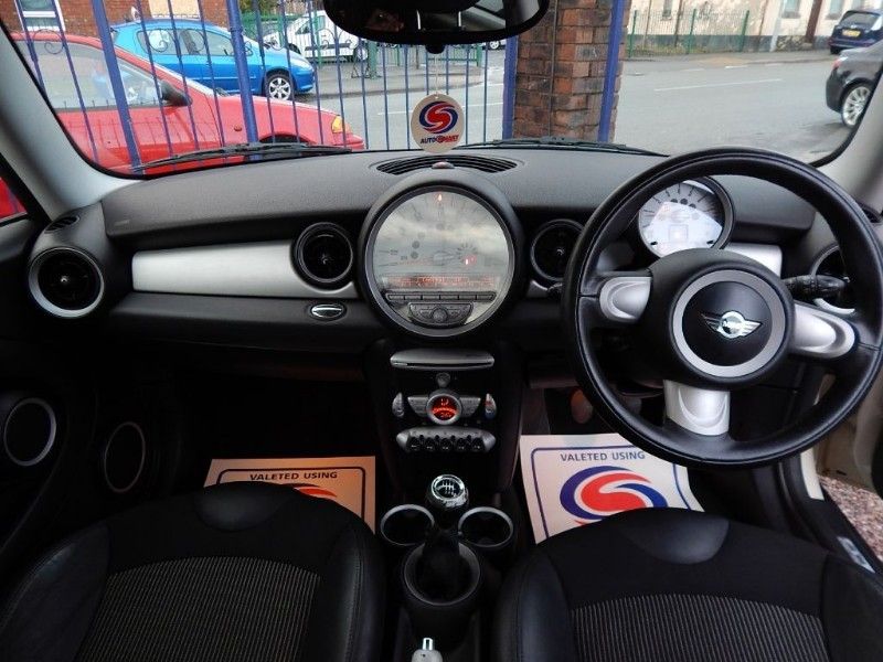 2007 MINI Hatch Cooper image 7