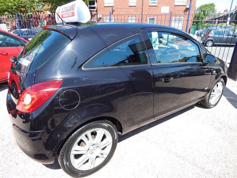 2009 Vauxhall Corsa Design 16V image 2