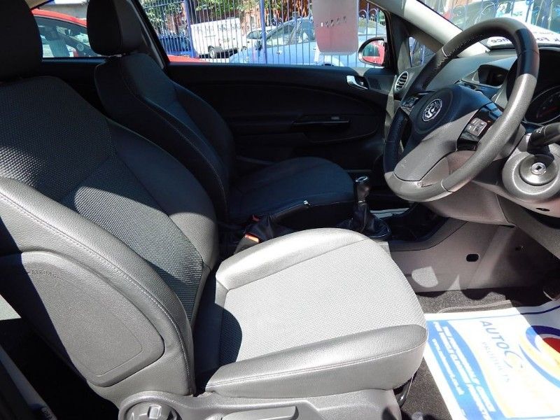 2009 Vauxhall Corsa Design 16V image 5