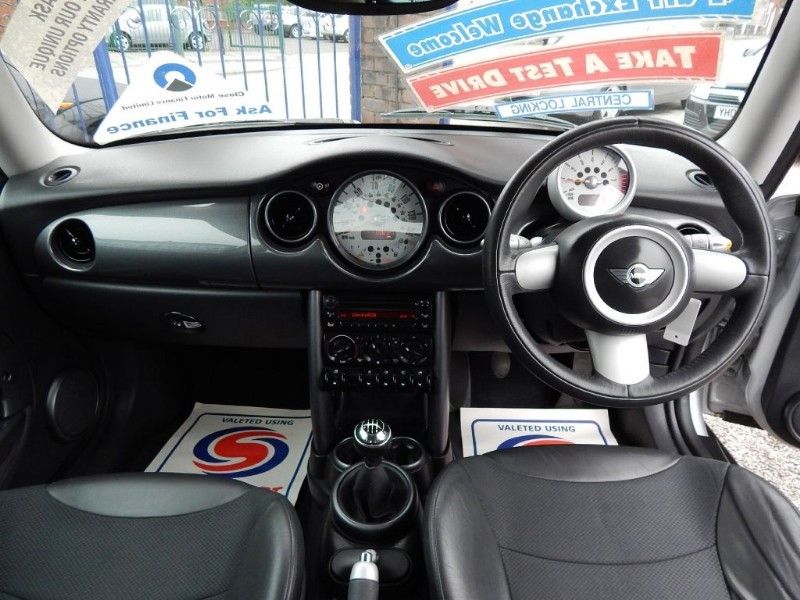 2005 MINI Hatch Cooper 1.6 image 8