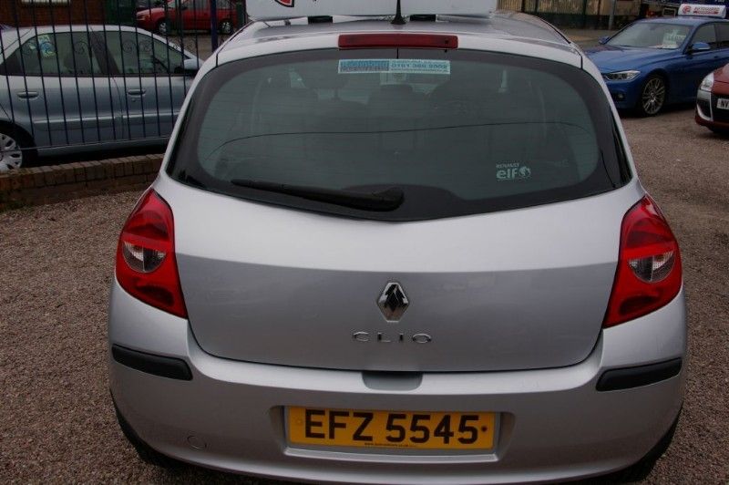 2007 Renault Clio 1.1 Expression 16V image 3