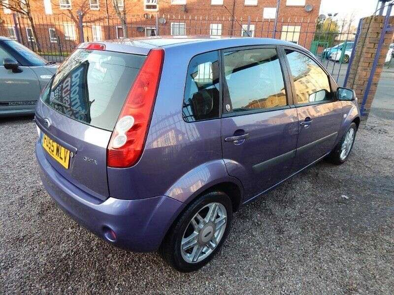 2006 Ford Fiesta 1.4 GHIA 16V image 2