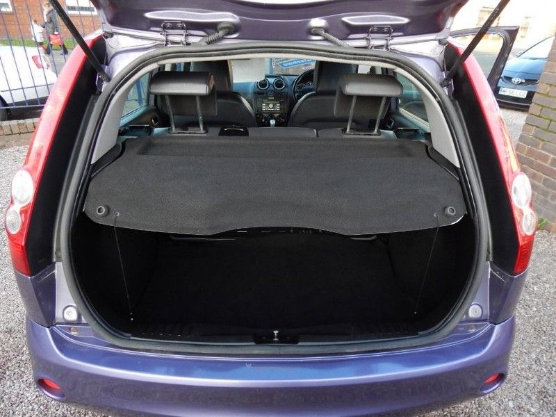 2006 Ford Fiesta 1.4 GHIA 16V image 8
