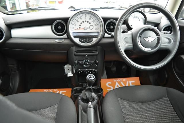2013 MINI Hatch One D 1.6 3d image 9