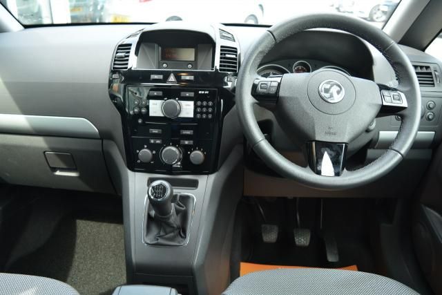 2013 Vauxhall Zafira 1.7 CDTI 5d image 6