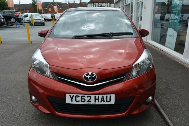 2012 Toyota Yaris 1.3 VVT-I T 5d image 3