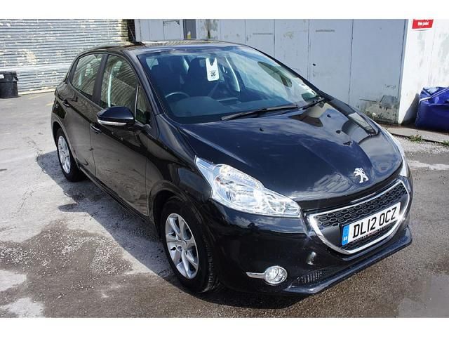 2012 Peugeot 208 1.2 5d image 1