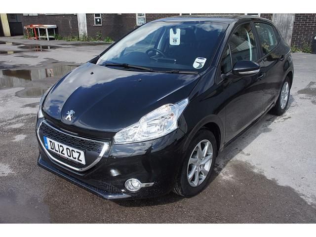 2012 Peugeot 208 1.2 5d image 2