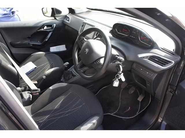 2012 Peugeot 208 1.2 5d image 4