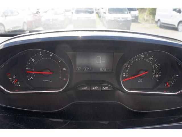 2012 Peugeot 208 1.2 5d image 6