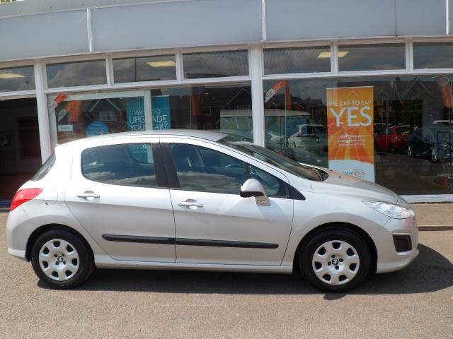 2012 Peugeot 308 1.6 HDI 5d image 2