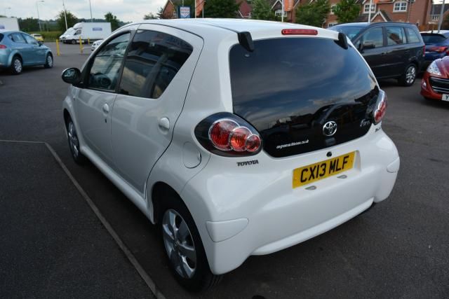 2013 Toyota Aygo 1.0 VVT-I Fire 5d image 3