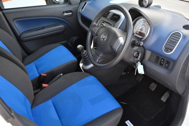 2009 Vauxhall Agila 1.0 Club AC 5d image 5
