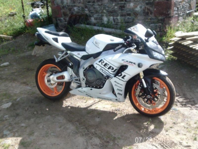 2007 Honda Cbr 1000 rr - 7 Fireblade image 1