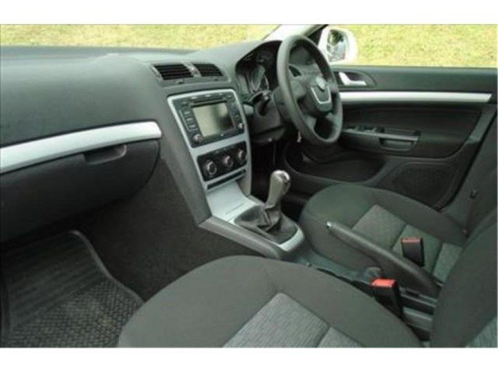 2010 Skoda Octavia 1.6 TDI CR SE image 3