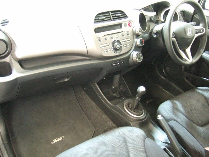 2010 Honda Jazz 1.4 ES 5dr image 5