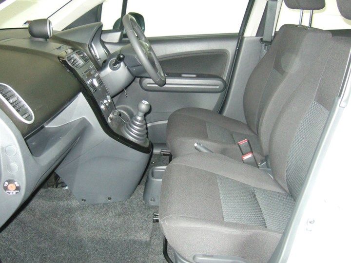 2013 Suzuki Splash 1.0 SZ3 5dr image 3