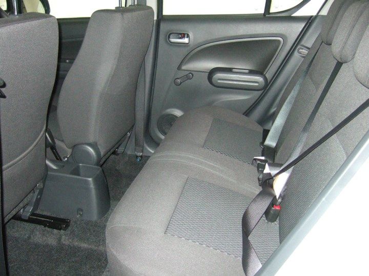 2013 Suzuki Splash 1.0 SZ3 5dr image 4