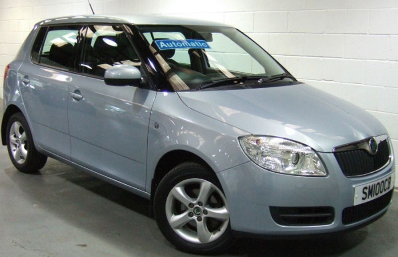 2010 Skoda Fabia 1.6 16v 2 Tiptronic 5dr image 1