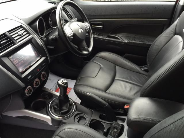 2011 Mitsubishi ASX 1.6 4 5d image 6