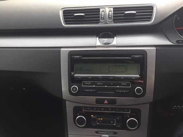 2010 Volkswagen Passat 2.0 SE TDI DSG 5d image 7