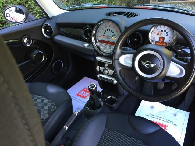 2010 MINI Hatch One 1.6 3d image 7