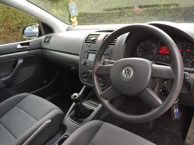 2005 Volkswagen Golf 1.9 SE TDI 5d image 9