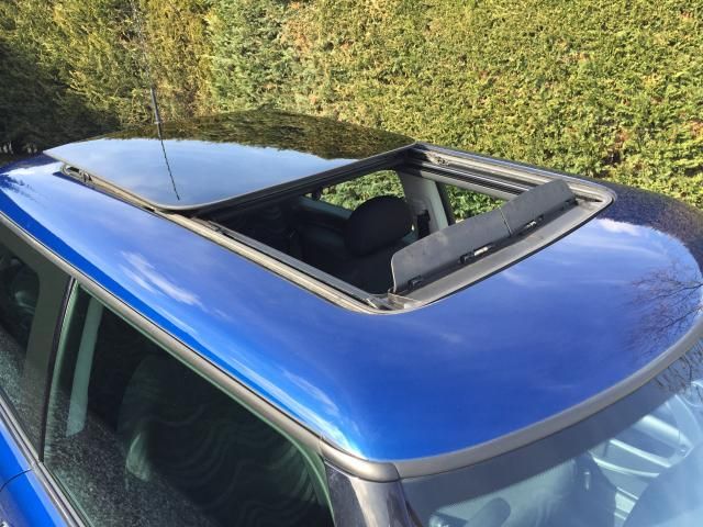 2002 MINI Hatch 1.6 One 3d image 6