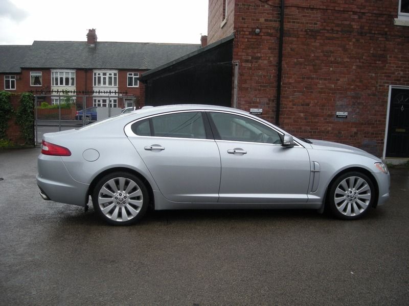 2008 Jaguar XF 2.7 4dr image 4