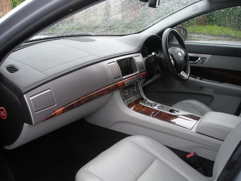 2008 Jaguar XF 2.7 4dr image 7