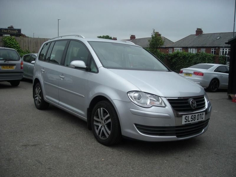 2008 Volkswagen Touran 2.0 TDI SE image 1