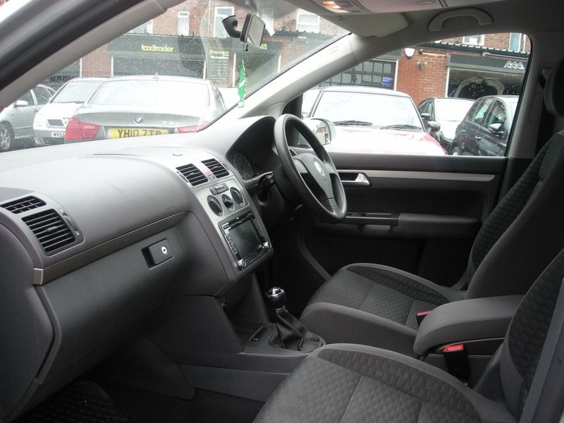 2008 Volkswagen Touran 2.0 TDI SE image 6