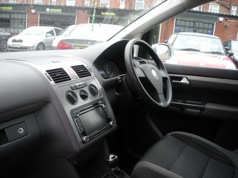 2008 Volkswagen Touran 2.0 TDI SE image 8