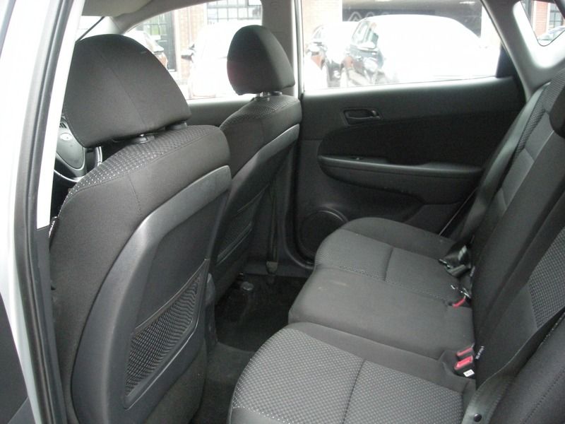 2011 Hyundai I30 1.6 CRDI image 9