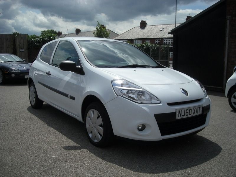 2010 Renault Clio 1.2 16V image 1