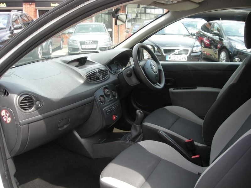 2010 Renault Clio 1.2 16V image 7