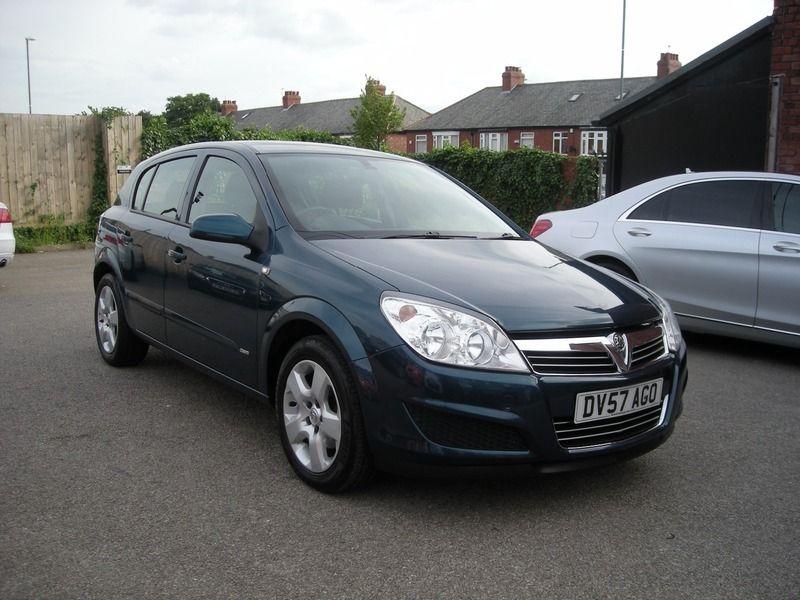 2007 Vauxhall Astra 1.4I 16V CLUB image 1