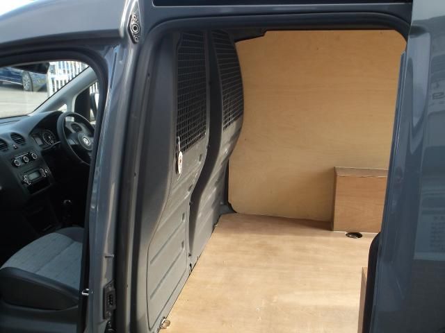 2011 Volkswagen Caddy 1.6 TDI image 10