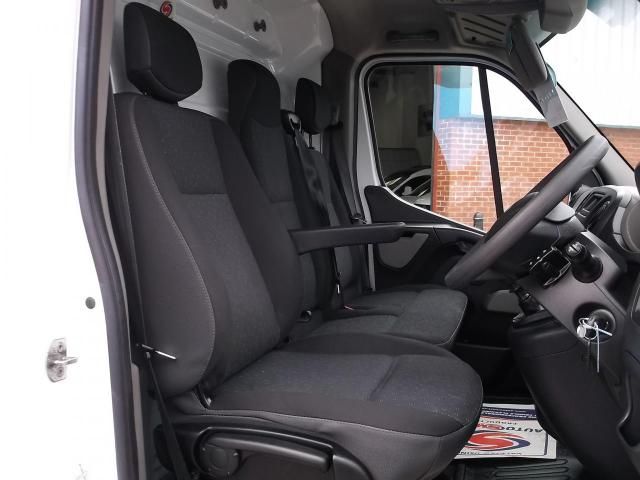 2011 Vauxhall Movano XLWB image 6