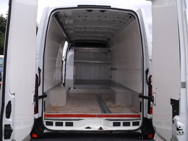 2011 Vauxhall Movano XLWB image 10