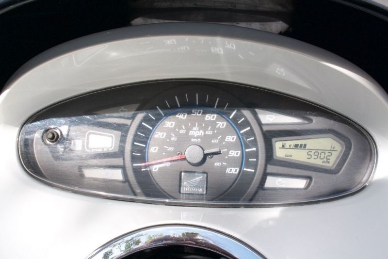 2011 Honda PCX 125 image 4